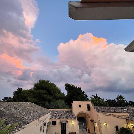 Chiusa Di Carlo Agriturismo Avola Bagian luar foto