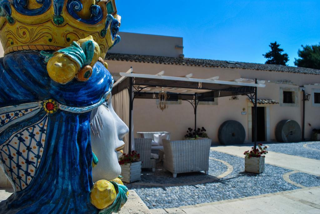 Chiusa Di Carlo Agriturismo Avola Bagian luar foto