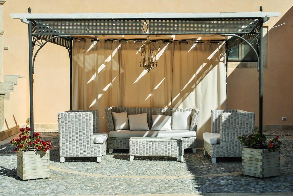 Chiusa Di Carlo Agriturismo Avola Bagian luar foto