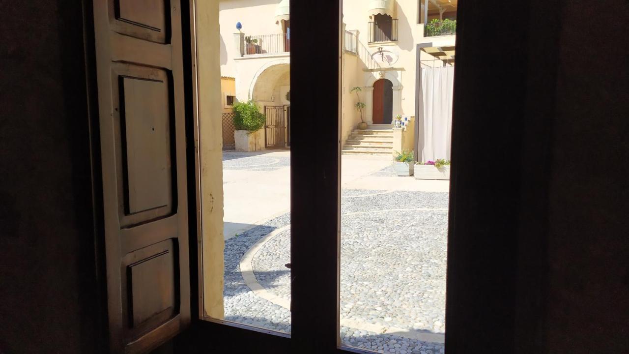 Chiusa Di Carlo Agriturismo Avola Bagian luar foto